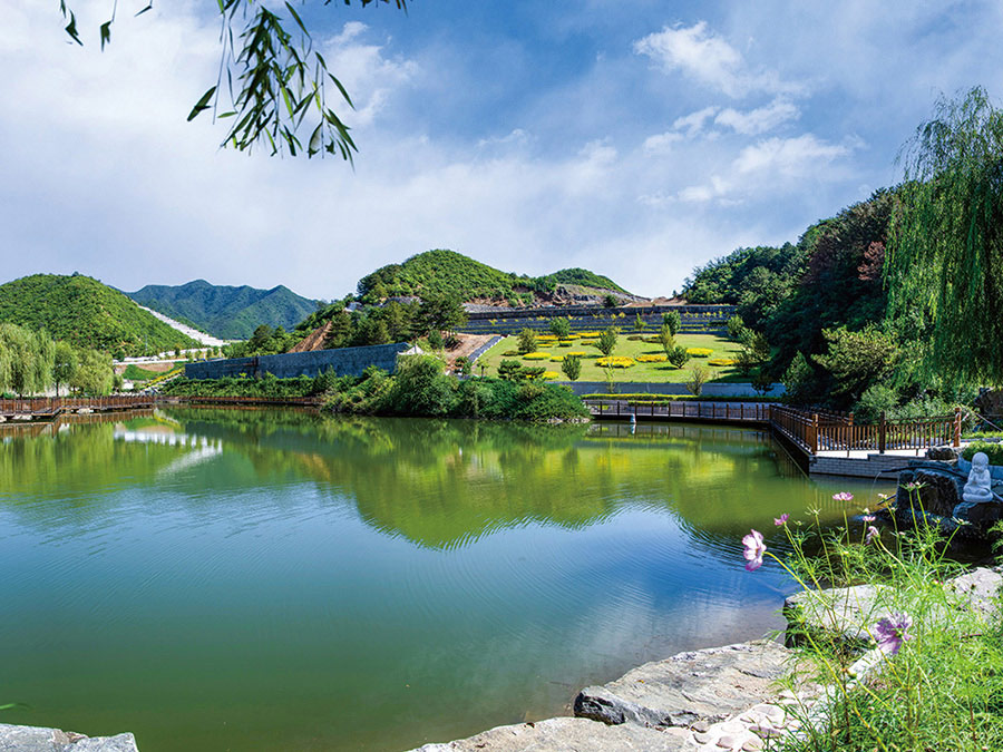 懋龙溪陵园