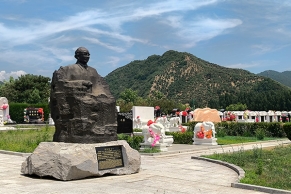 1. 清东陵万佛园京冀交界山水福地，双穴墓园尊享传统文化与自然和谐  
2. 探秘清东陵万佛园——合法永久陵园的价格体系与风水格局解析  
3. 2025年清东陵万佛园指南皇家陵寝