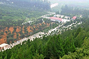 归山陵园环境如何？位置距离市区多远