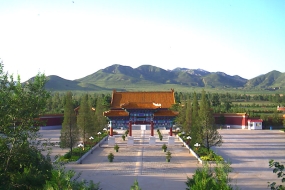 中华永久陵园地势