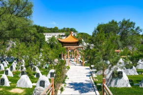 中华永久陵园，有墙壁葬吗？公交地铁如何到达