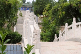 归山陵园一角
