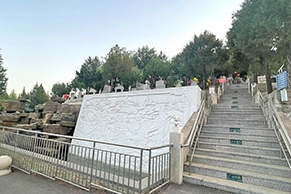 归山陵园：城市近郊的山水净土