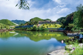 懋龙溪陵园