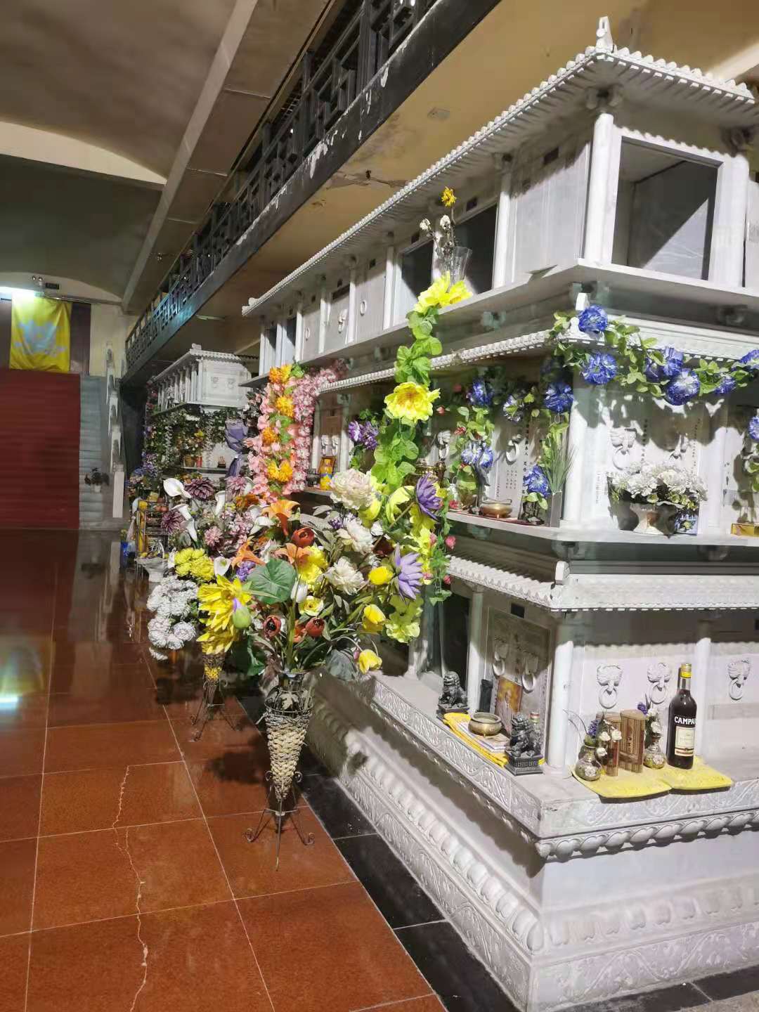 墙壁葬