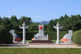 华龙皇家陵园