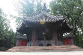 华龙皇家陵园