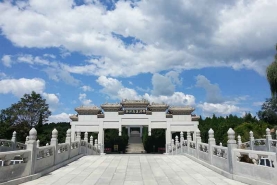 华龙皇家陵园